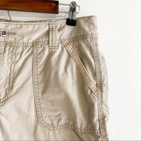 Carhartt Women’s Relaxed Fit Khaki Rolled Hiking Outdoor Shorts Sz 8 - Picture 7 of 12